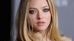 Woman blondes amanda seyfried