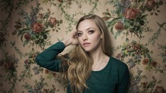 Woman blondes amanda seyfried