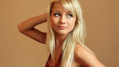 Woman blondes Annely Gerritsen