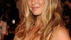 Woman blondes bar refaeli