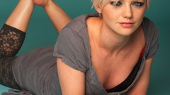 Woman blondes barefoot short hair leggings Hannah Spearritt