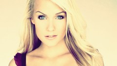 Woman blondes blue eyes