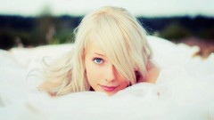 Woman blondes blue eyes