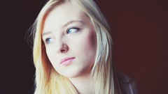 Woman blondes blue eyes