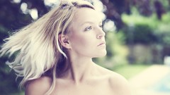 Woman blondes blue eyes