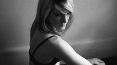 Woman blondes bra amateurs Noire