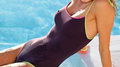 Woman blondes bracelets smiling green eyes One Piece nipples 