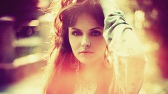 Woman blondes brunettes