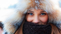 Woman blondes brunettes