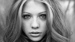 Woman blondes brunettes michelle trachtenberg