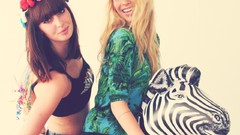 Woman blondes brunettes Roï Elmaliah