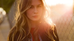 Woman blondes Caitlin Manley