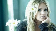 Woman blondes carrie underwood