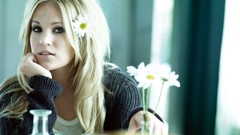 Woman blondes carrie underwood singers