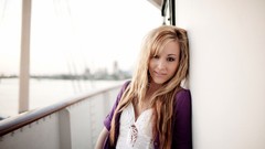 Woman blondes corset Taylor McCutchan