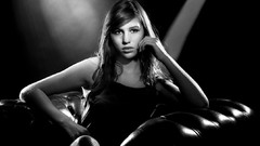 Woman blondes couch brunettes