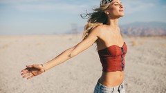 Woman blondes denim shorts deserts