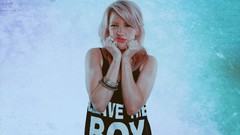 Woman blondes ellie goulding