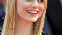 Woman blondes emma stone