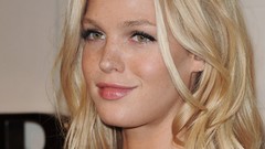 Woman blondes freckles models erin heatherton