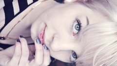 Woman blondes green eyes