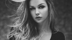 Woman blondes Ineska