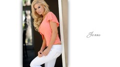 Woman blondes Jessa Hinton