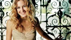 Woman blondes kate hudson
