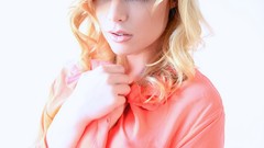 Woman blondes Kayden Kross