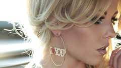 Woman blondes Lindsay Marie