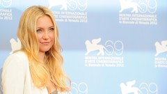 Woman blondes long hair kate hudson