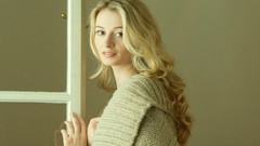 Woman blondes models sweaters