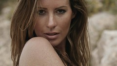 Woman blondes Natasha Mealey