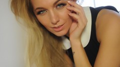 Woman blondes nude boobs Hayley Marie