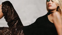 Woman blondes olga kurylenko