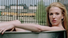 Woman blondes poppy montgomery bathtubs