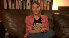 Woman blondes saoirse ronan