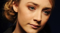 Woman blondes saoirse ronan