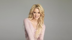 Woman blondes shakira