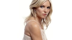 Woman blondes sienna miller