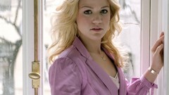 Woman blondes singers kelly clarkson