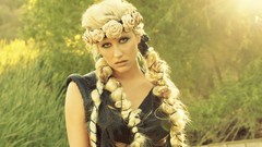 Woman blondes singers kesha sebert