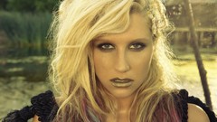 Woman blondes singers kesha sebert