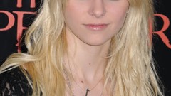 Woman blondes singers taylor momsen