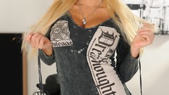 Woman blondes Tasha Reign