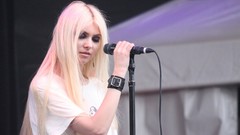 Woman blondes taylor momsen