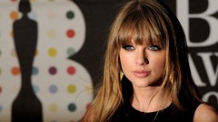 Woman blondes taylor swift singers