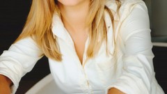 Woman blondes Tracy Spiridakos