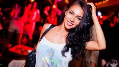 Woman blue eyes brunettes