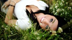 Woman blue eyes brunettes